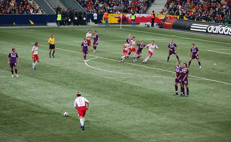 Các quy định cần phải tuân thủ thực hiện khi bị quả phạt trực tiếp